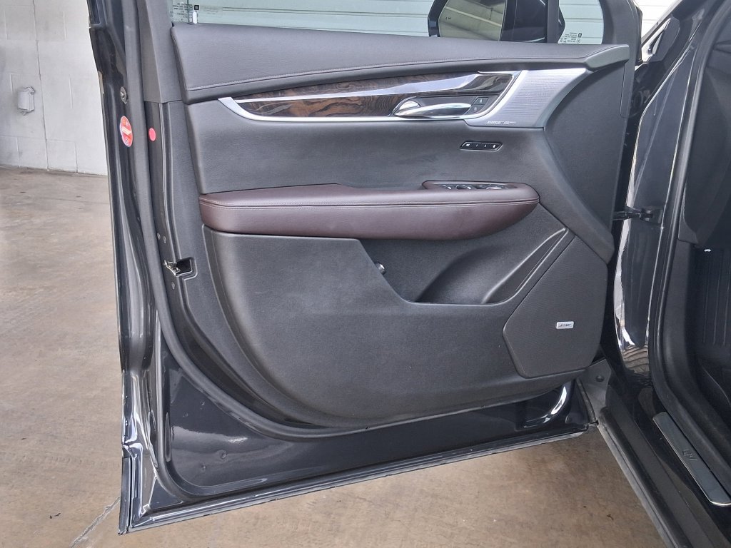 Used 2020 Cadillac XT6 Premium Luxury FWD image 16
