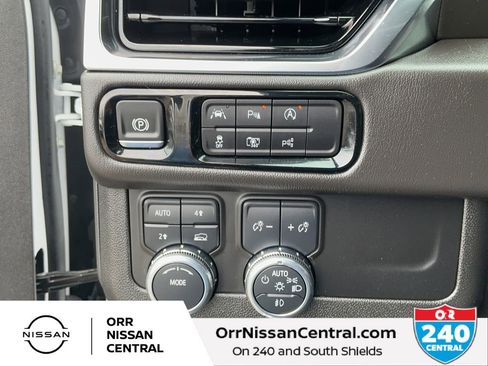 Used 2025 GMC Yukon XL Denali AWD/4WD image 19