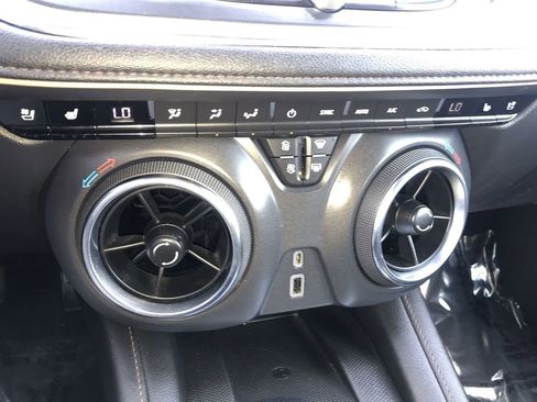 Used 2022 Chevrolet Blazer Premier w/ Enhanced Convenience Package AWD/4WD image 19