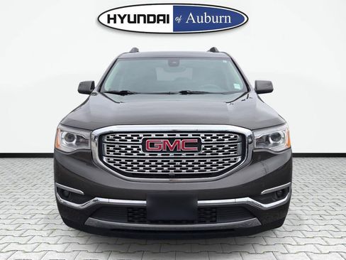 Used 2019 GMC Acadia Denali w/ Technology Package FWD image 12