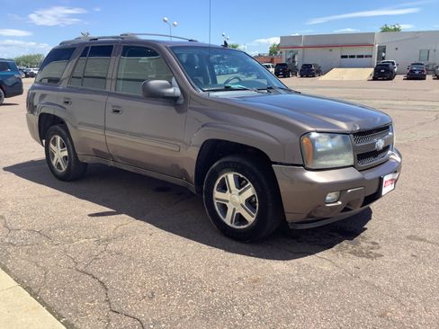 Used 2008 Chevrolet TrailBlazer LT w/ Sun And Sound Package AWD/4WD image 4