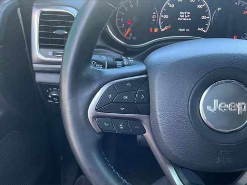 Used 2019 Jeep Grand Cherokee Laredo image 18