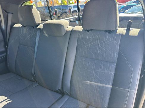 Used 2017 Toyota Tacoma TRD Sport w/ Tow Package image 9