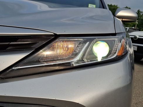 Certified 2018 Toyota Camry LE FWD image 11