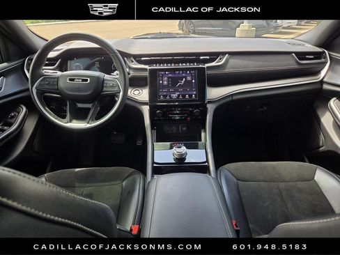 Used 2023 Jeep Grand Cherokee L Laredo AWD/4WD image 8
