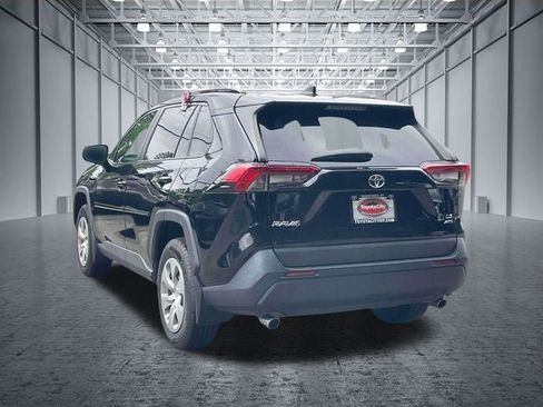 Used 2021 Toyota RAV4 LE AWD/4WD image 10