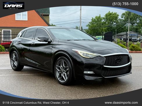Used 2017 INFINITI QX30 Sport w/ Sport Leather Package FWD image 3