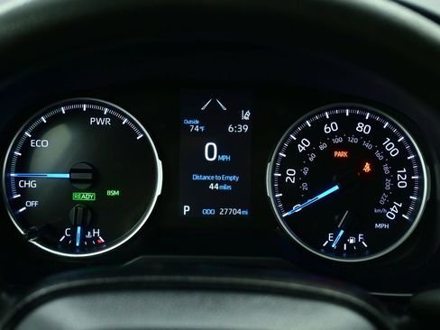 Used 2022 Toyota RAV4 XLE AWD/4WD image 24