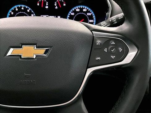 Used 2023 Chevrolet Traverse LT FWD image 21