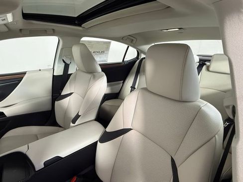 New 2025 Lexus ES 350 w/ Premium Package image 6