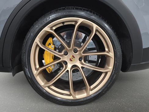 Certified 2023 Porsche Cayenne Turbo GT AWD/4WD image 28