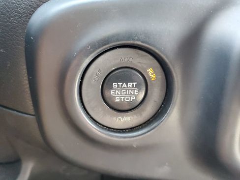Used 2019 Jeep Wrangler Unlimited Sahara AWD/4WD image 24