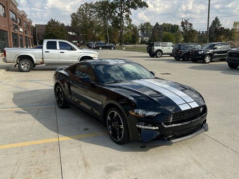 Used 2019 Ford Mustang GT Premium w/ Equipment Group 401A image 4