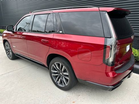 Used 2022 Cadillac Escalade Sport Platinum RWD image 3