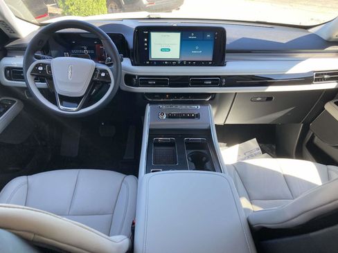 New 2025 Lincoln Aviator AWD w/ Equipment Group 101A image 19