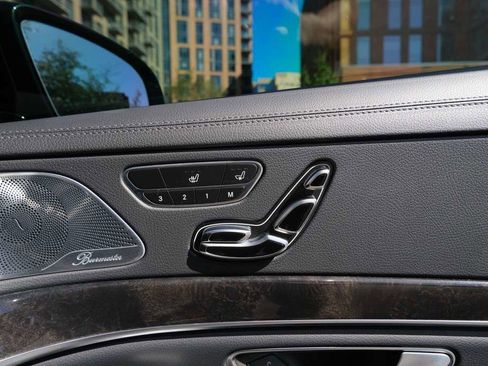 Used 2019 Mercedes-Benz S 560 4MATIC Sedan image 41