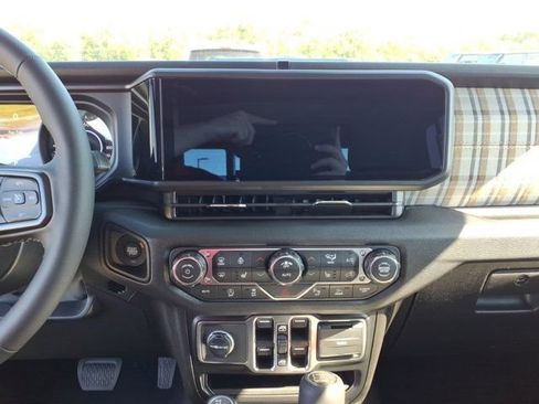 New 2026 Jeep Gladiator Sport AWD/4WD image 7
