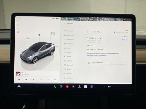 Used 2022 Tesla Model Y Long Range image 14