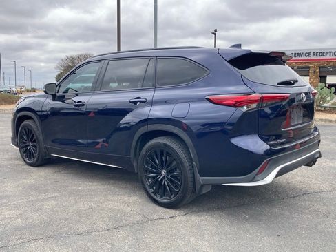 Used 2023 Toyota Highlander XSE image 7