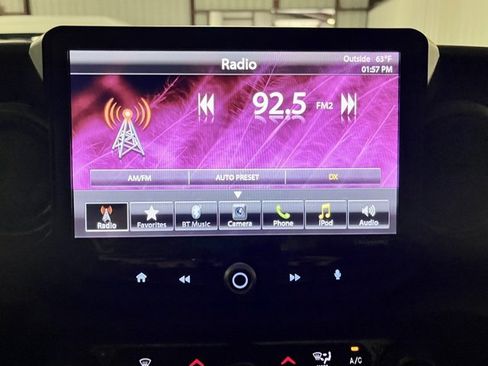 Used 2021 Jeep Gladiator Sport image 15