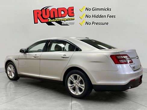 Used 2019 Ford Taurus SEL FWD image 4