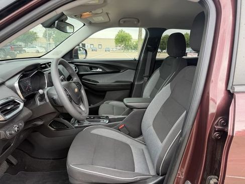 Used 2022 Chevrolet TrailBlazer LT AWD/4WD image 25