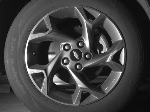 Used 2025 Chevrolet Trax LT w/ LT Convenience Package image 13