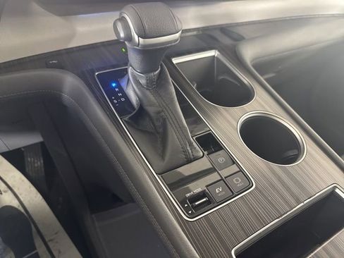 Used 2021 Toyota Sienna Limited image 18