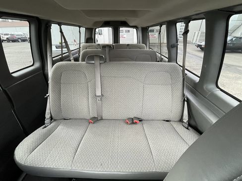 Used 2025 Chevrolet Express 3500 LT w/ LT Preferred Equipment Group RWD image 24