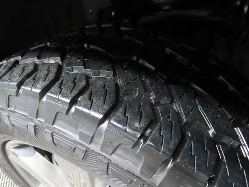 Used 2017 Ford F150 XLT w/ Equipment Group 302A Luxury image 7