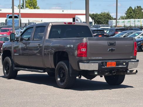 Used 2008 Chevrolet Silverado 2500 LTZ w/ Safety Package AWD/4WD image 8