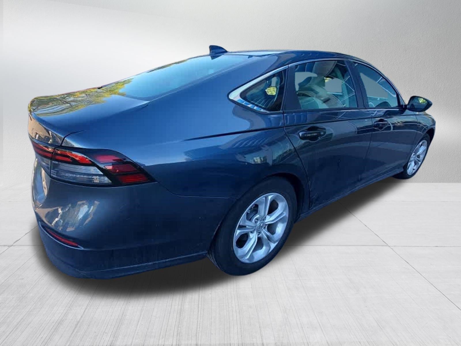 Used 2023 Honda Accord LX image 4