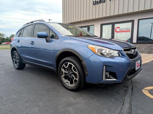 Used 2017 Subaru Crosstrek 2.0i Premium image 2
