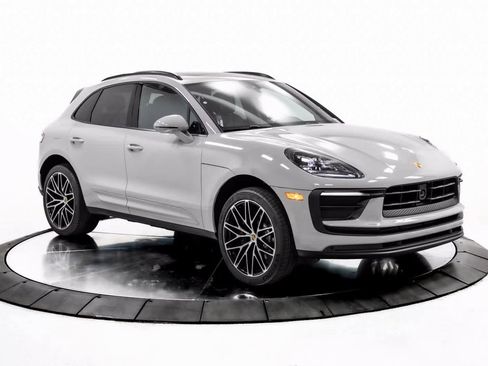 Certified 2025 Porsche Macan image 9