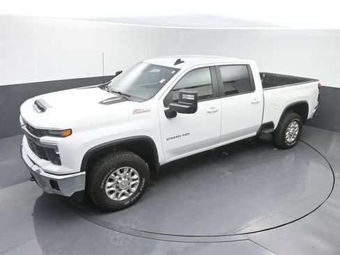 Used 2024 Chevrolet Silverado 2500 LT AWD/4WD image 35