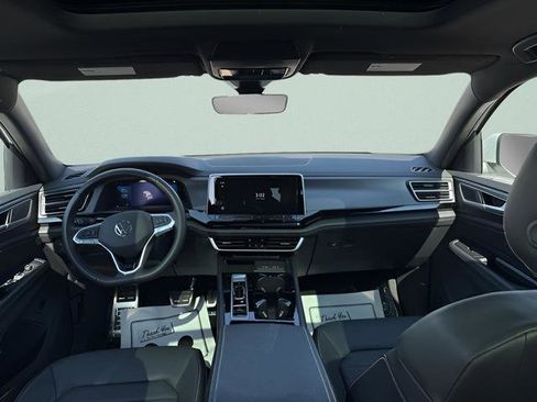 Used 2024 Volkswagen Atlas Cross Sport SEL R-Line image 21