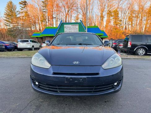Used 2008 Hyundai Tiburon GS image 2