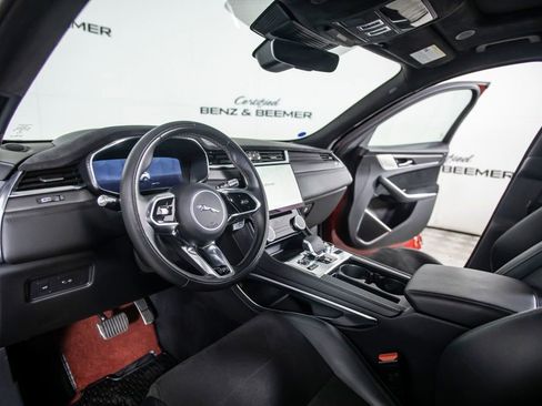 Used 2021 Jaguar F-PACE SVR image 23
