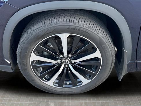 Used 2022 Toyota Highlander XSE image 16