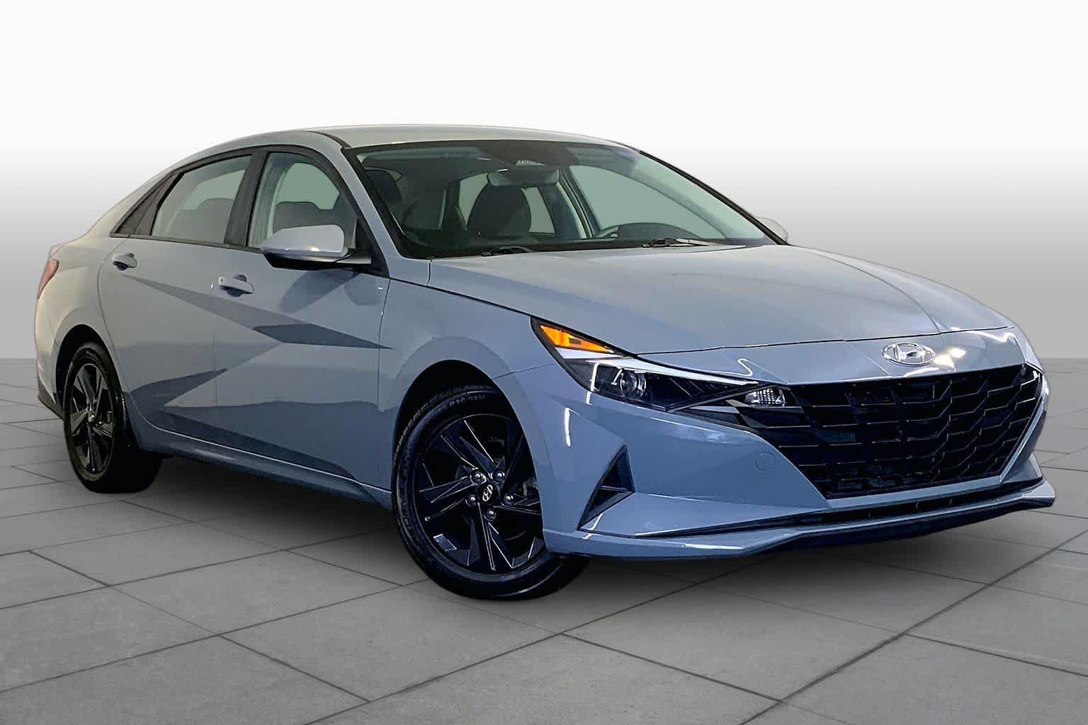 Used 2023 Hyundai Elantra SEL FWD image 3