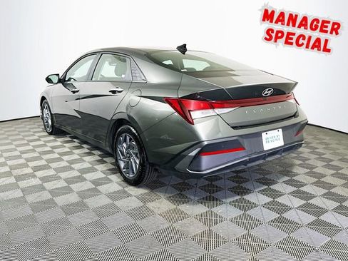 Used 2024 Hyundai Elantra SEL image 6