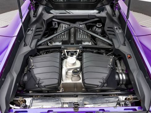 Used 2024 Lamborghini Huracan Tecnica RWD image 9