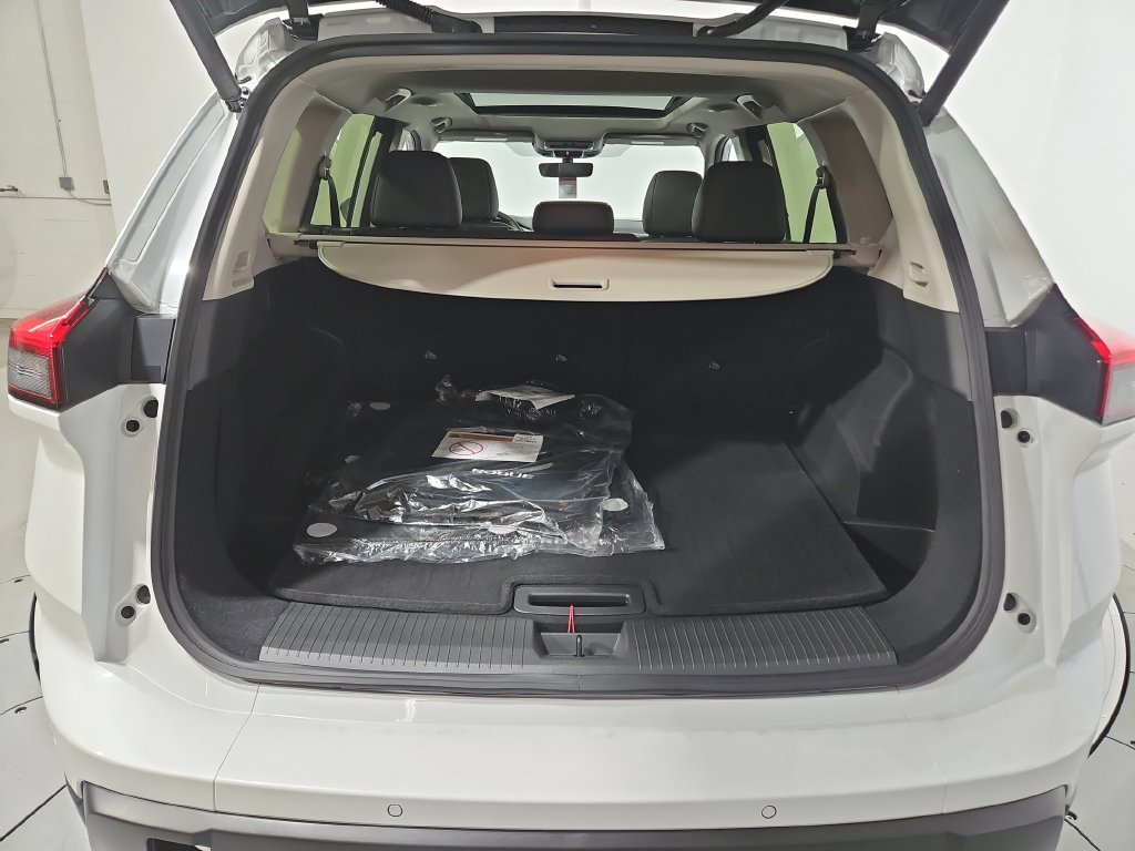 Certified 2026 Nissan Rogue SV w/ SV Premium Package AWD/4WD image 24
