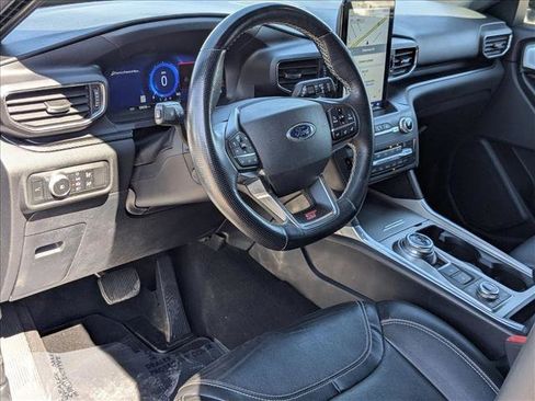 Used 2020 Ford Explorer ST w/ Premium Technology Package image 9