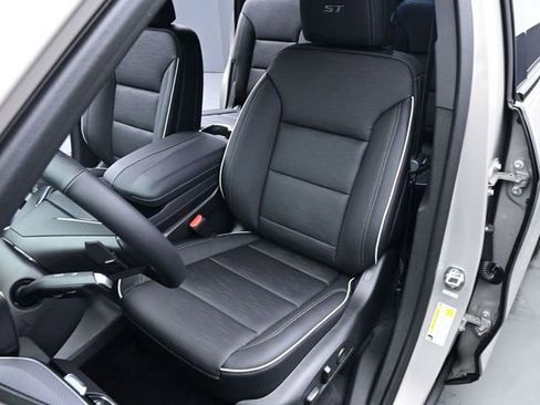 New 2026 Buick Enclave Sport Touring w/ Power Package AWD/4WD image 11