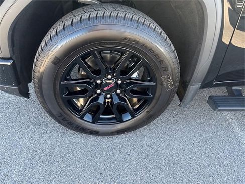 Used 2026 GMC Sierra 1500 Pro w/ Graphite Edition image 5