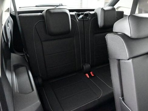 Certified 2021 Volkswagen Tiguan SE w/ Panoramic Sunroof Package image 15