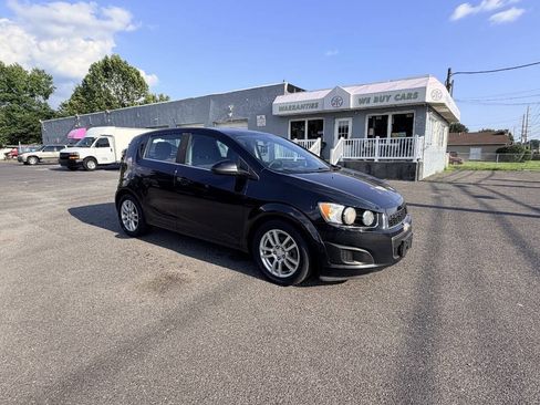 Used 2016 Chevrolet Sonic LT w/ Fun and Sun Package FWD image 36
