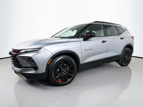 Used 2024 Chevrolet Blazer LT w/ Redline Edition FWD image 3