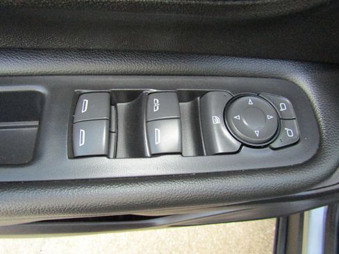 Used 2024 GMC Terrain SLT image 19